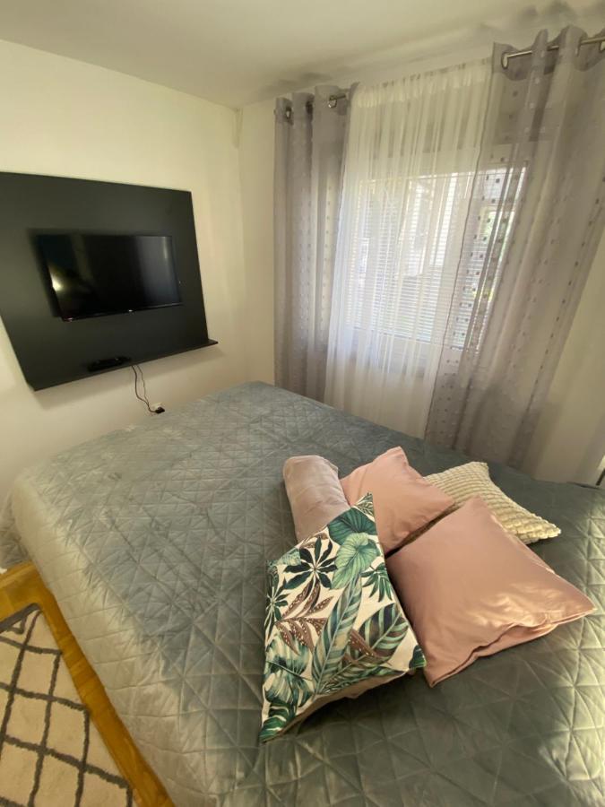 Santa Barbara Apartment *
